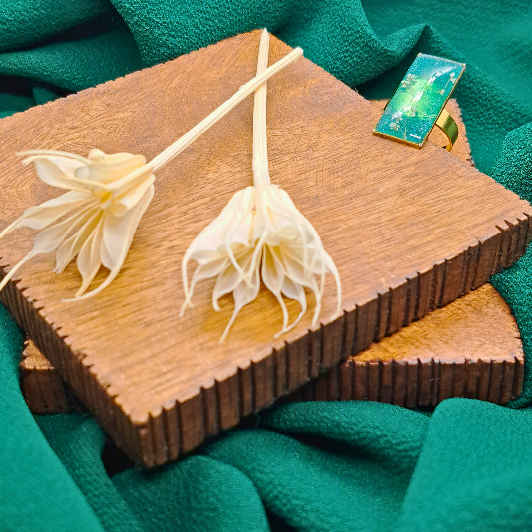 Medium Rectangle Ring - Real White Pressed Flowers in Green Resin Set in Gold-Plated Stainless Steel