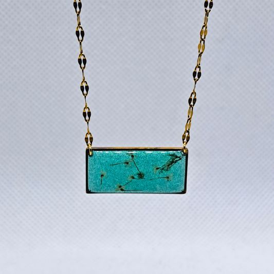 Medium Rectangle Necklace (Chain 45+5cm) - Real White Pressed Flowers in Green Resin Set in Gold-Plated Stainless Steel