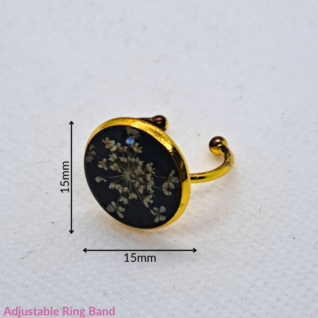 Medium Round Ring - Real White Pressed Flowers in Black Resin Set in Gold-Plated Stainless Steel