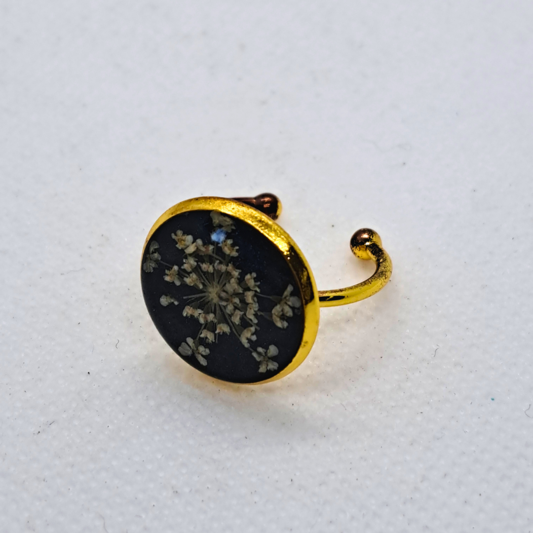 Medium Round Ring - Real White Pressed Flowers in Black Resin Set in Gold-Plated Stainless Steel