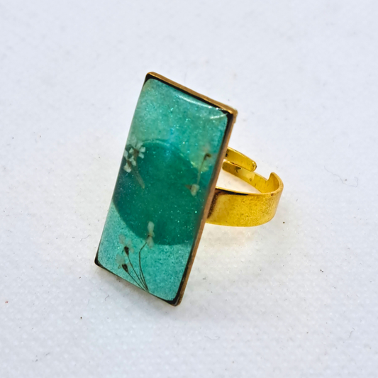 Medium Rectangle Ring - Real White Pressed Flowers in Green Resin Set in Gold-Plated Stainless Steel