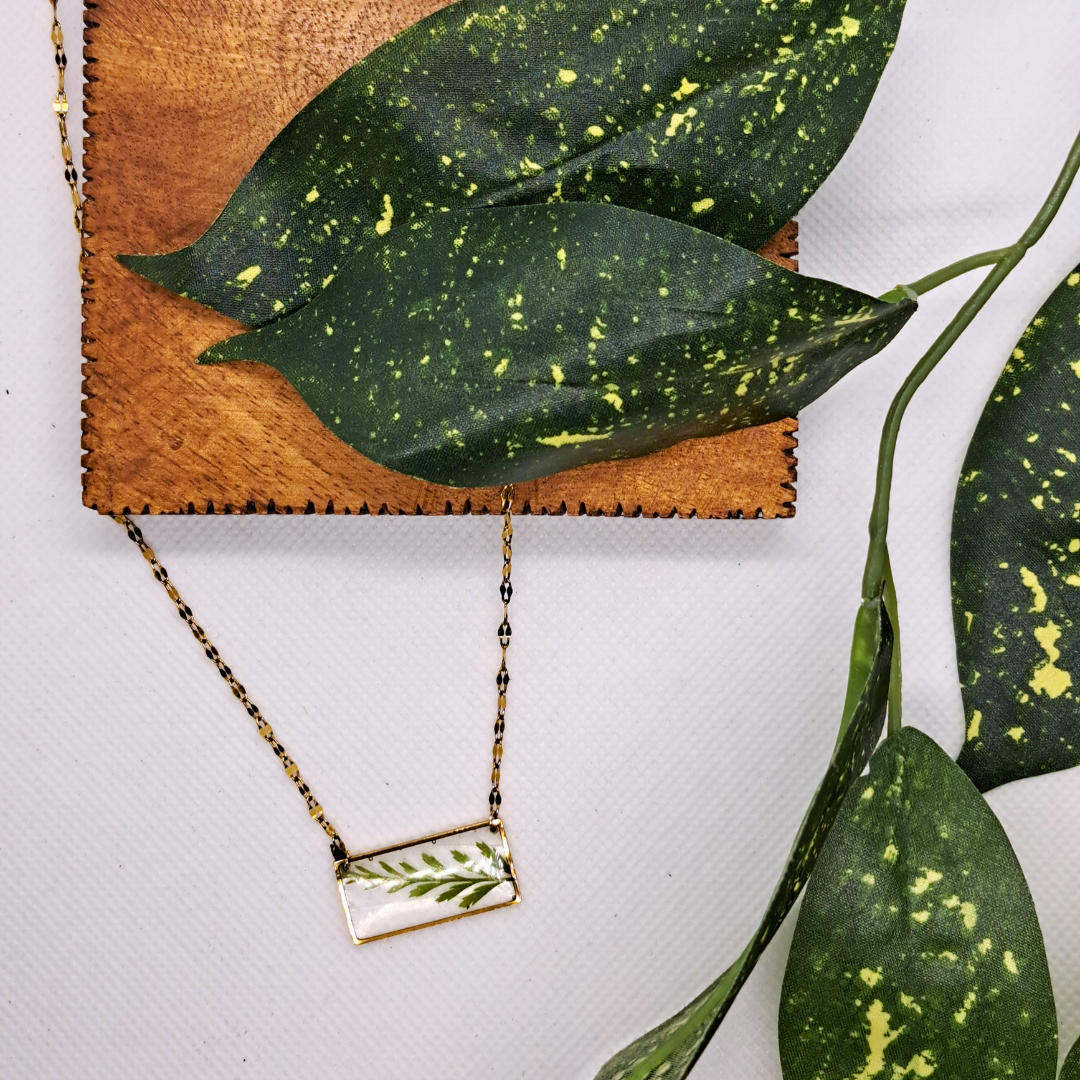 Medium Rectangle Necklace (Chain 45+5cm) - Real Pressed Leaf in Resin Set in Gold-Plated Stainless Steel